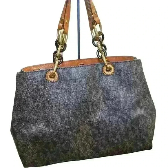 Michael Kors Purse - Picture 3 of 7